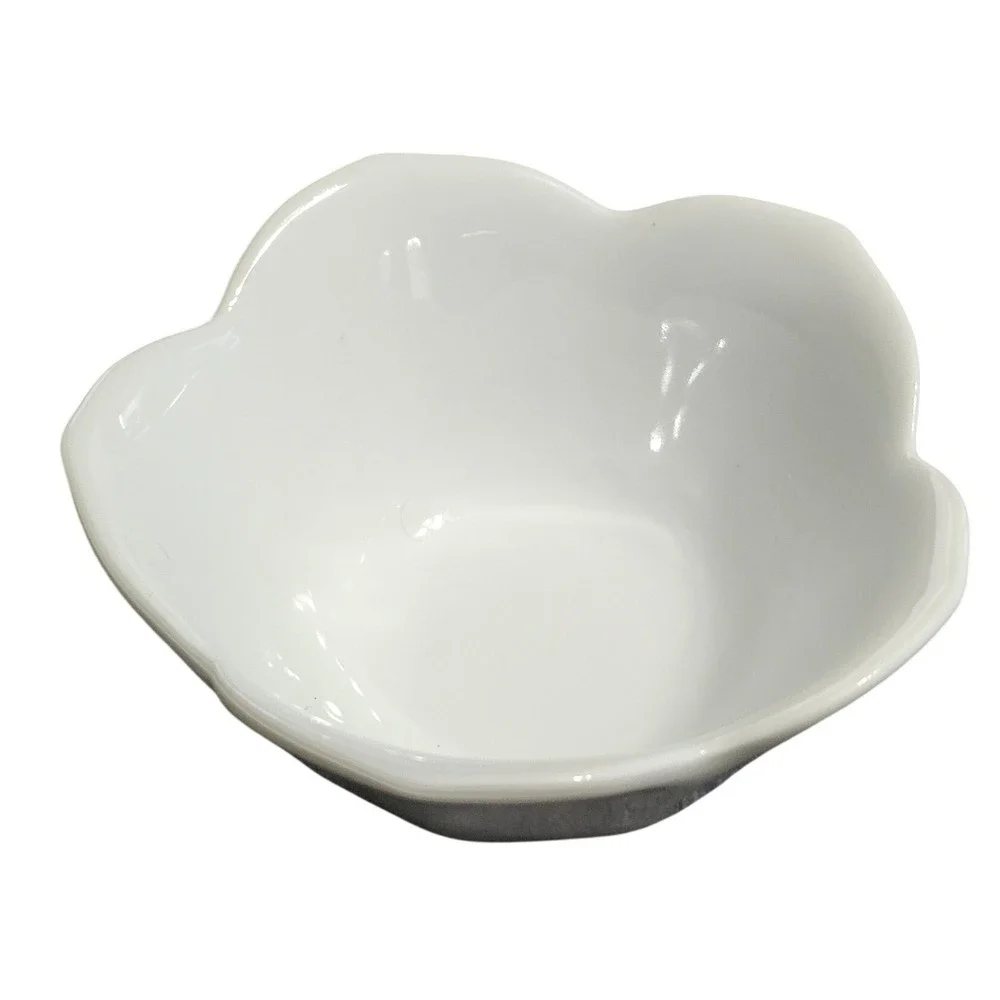 Pier 1 White Porcelain Flower Scalloped Dipping Bowl‎ Sauce Dish Trinket Tray
